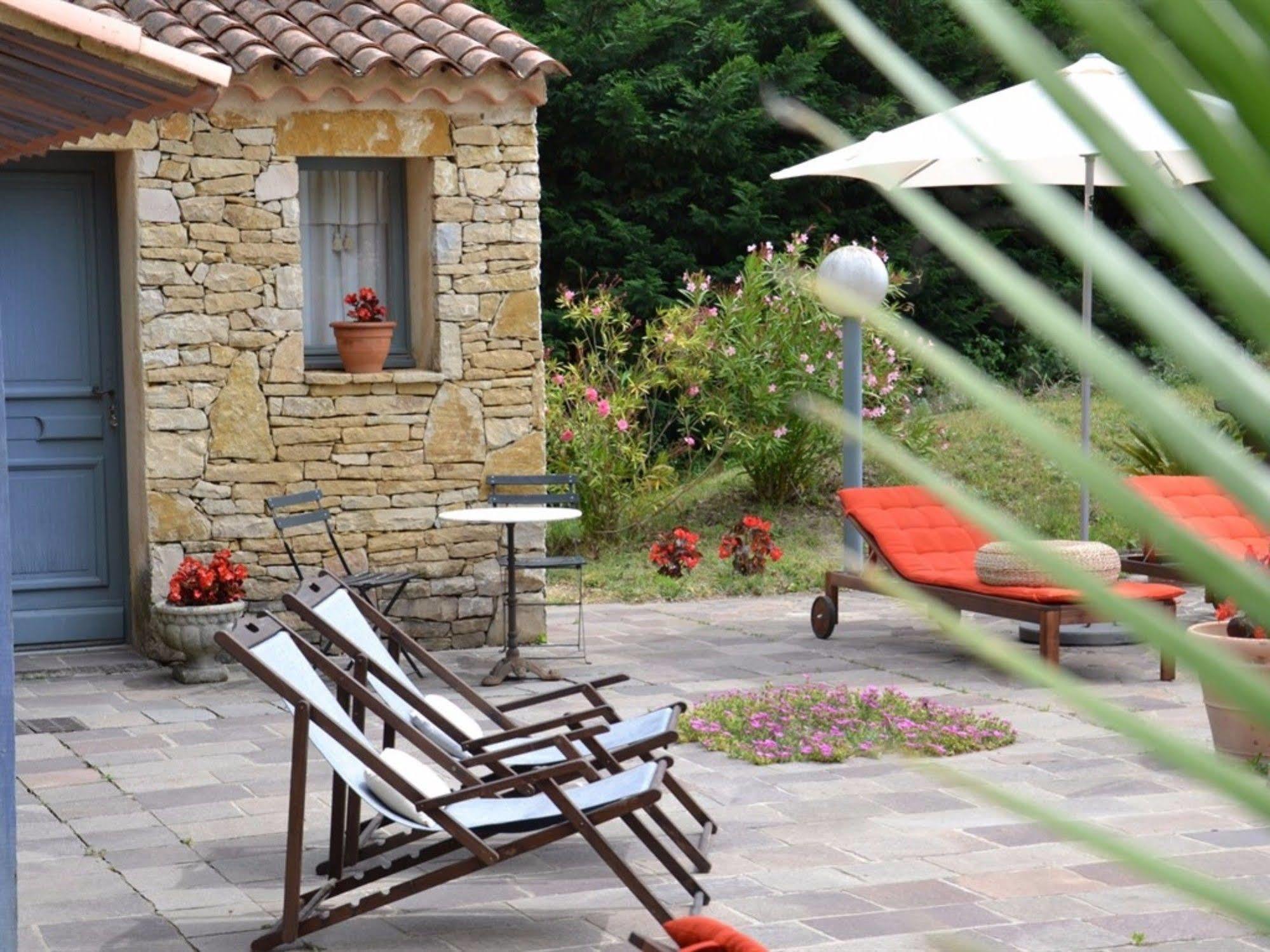 Hotel La Deviniere Donzère Exterior foto