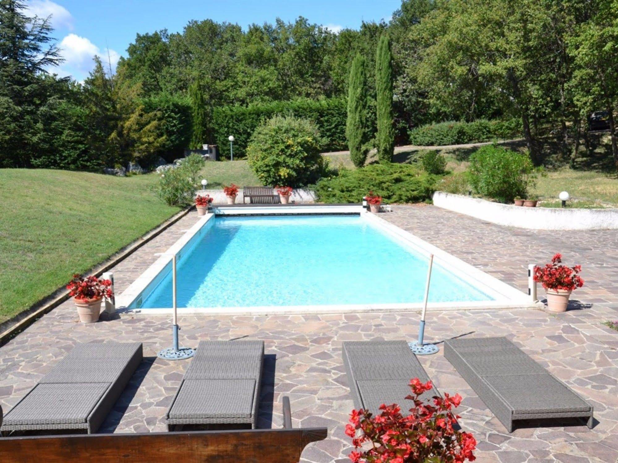 Hotel La Deviniere Donzère Exterior foto